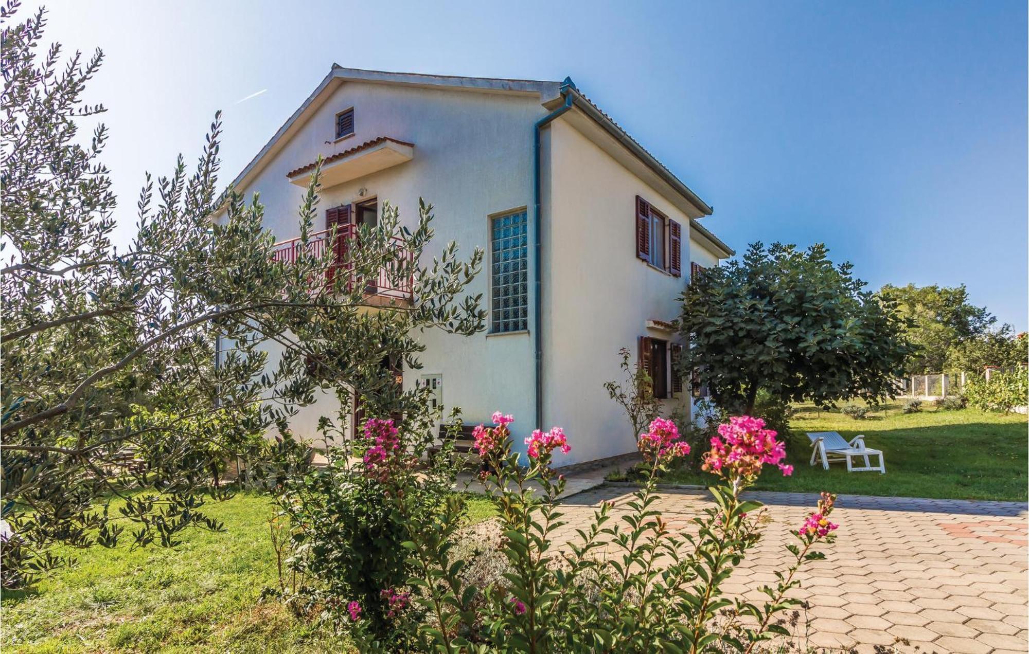 6 Bedroom Nice Home In Segotici Exterior photo
